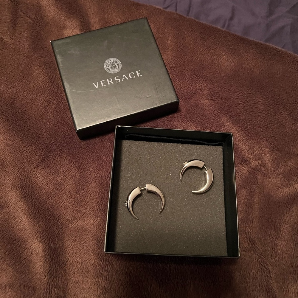 VERSACE 2023 Silver Hoops with La medusa